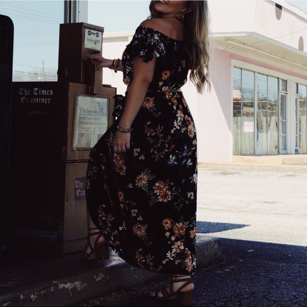 Target Two piece floral - Picture 2 of 4